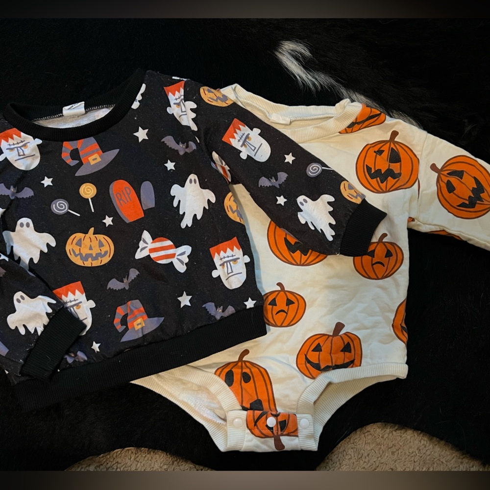 3/$15❣️HALLOWEEN Baby Sweatshirt and Sweat Onesie; 6-9 months 🎃